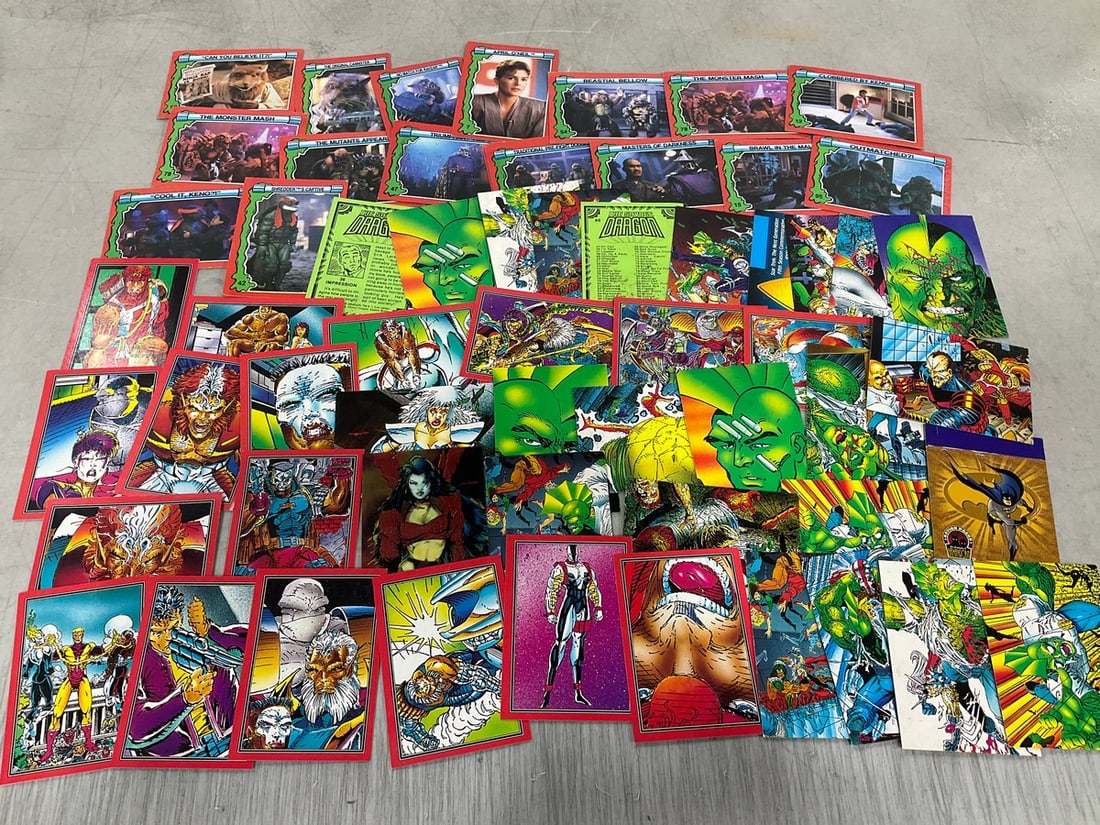 Various collectible comic cards/collectible trading cards(Youngblood, The Savage Dragon, etc.): Various collectible comic cards/collectible trading cards(Youngblood, The Savage Dragon, etc.)