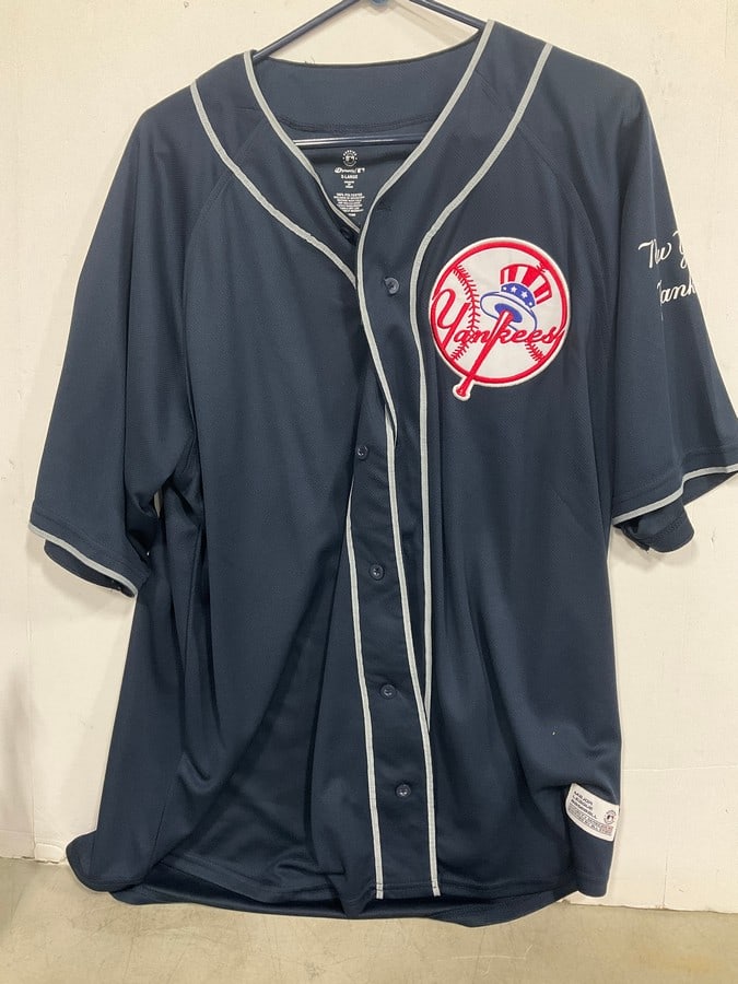 NY Yankees button up jersey shirt(XL) (1 of 1)
