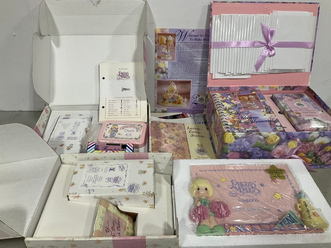 Precious Moments Sets (Figures, Frames, Booklets, etc) (1 of 1)