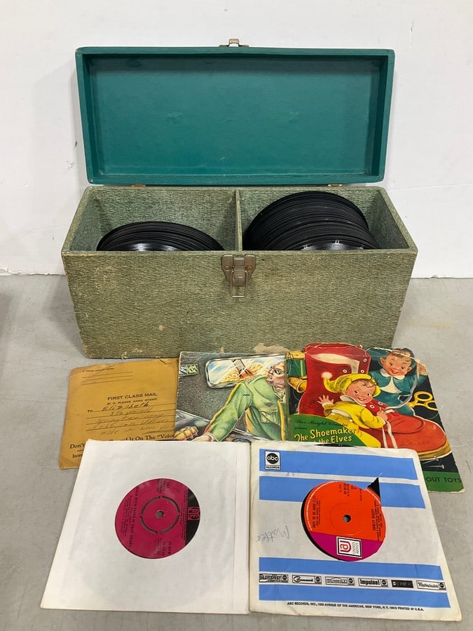 Vintage 45s in Record Case (1 of 1)