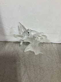 Swarovski crystal hummingbird figurine(3in.tall-no chips/repairs needed)