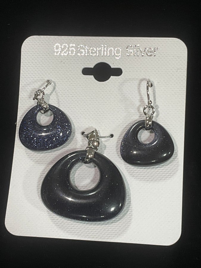 New 925 Sterling silver earrings/pendant set: New 925 Sterling silver earrings/pendant set