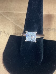 925 Sterling silver ring with diamond chips(size 9)