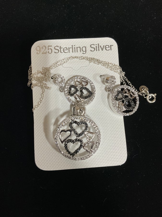New 925 Sterling silver earrings/pendant set with chain: New 925 Sterling silver earrings/pendant set with chain