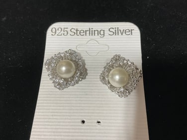 New 925 Sterling silver pearl earrings set