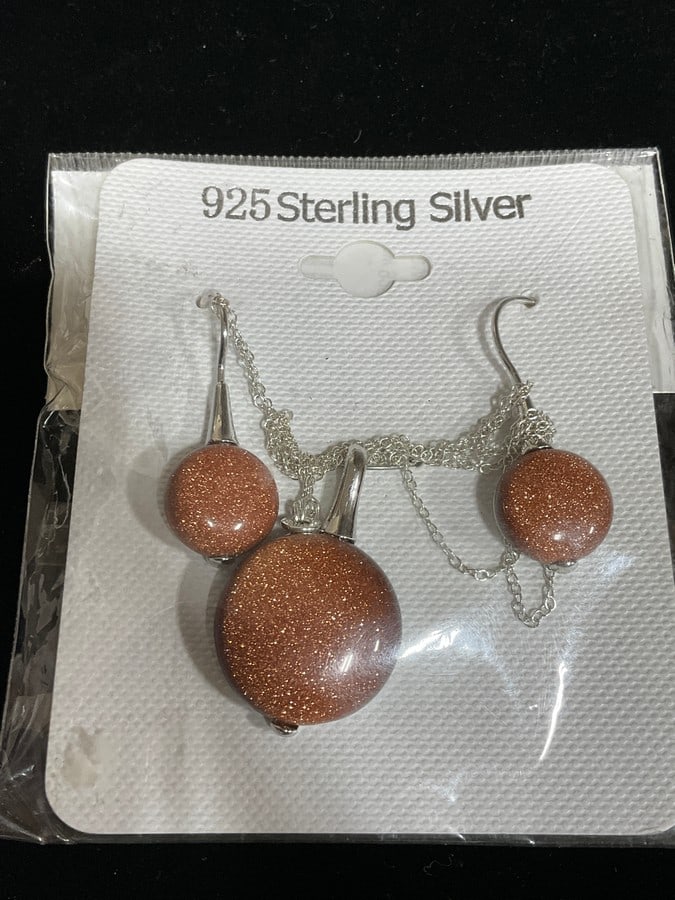 New 925 Sterling silver earrings/pendant set: New 925 Sterling silver earrings/pendant set