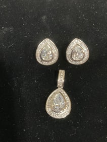 New 925 Sterling silver earrings/pendant set