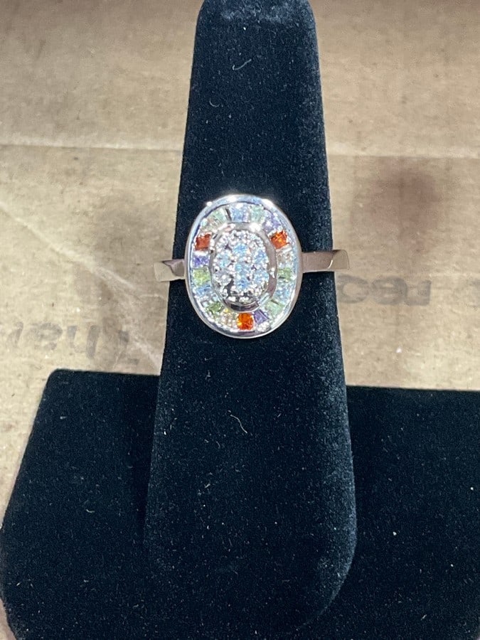 New 925 Sterling silver ring with stone and diamond chips(size 7): New 925 Sterling silver ring with stone and diamond chips(size 7)