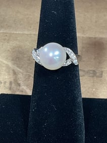 New Lovely 925 Sterling silver pearl ring with diamond chips(size 6)