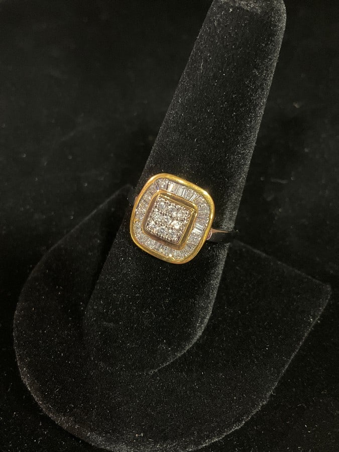 Sterling silver ring with stones(size 9): Sterling silver ring with stones(size 9)