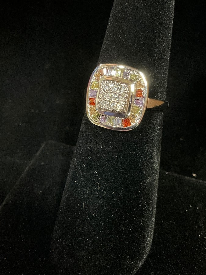 Sterling silver ring with stones(size 6): Sterling silver ring with stones(size 6)