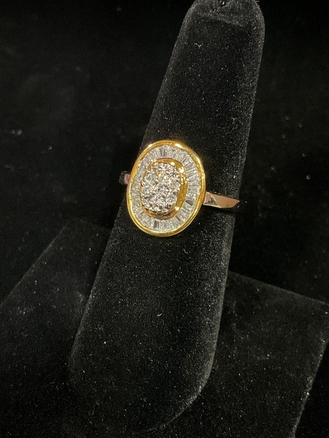 Sterling silver ring with stones(size 7): Sterling silver ring with stones(size 7)