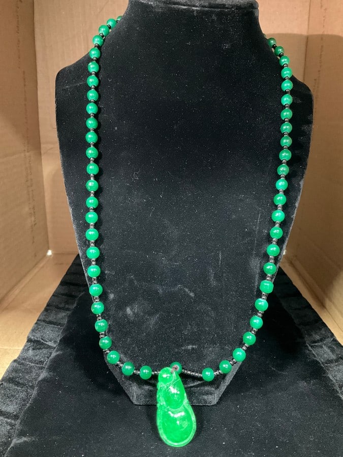Oriental jade necklace: Oriental jade necklace
