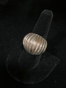 Sterling silver ring (size 8.5)