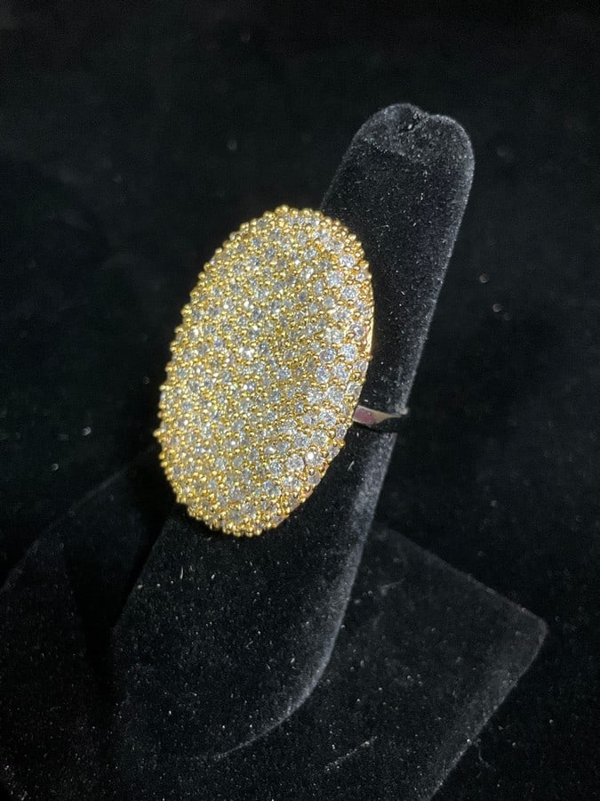 Sterling silver ring with stones(size 6): Sterling silver ring with stones(size 6)