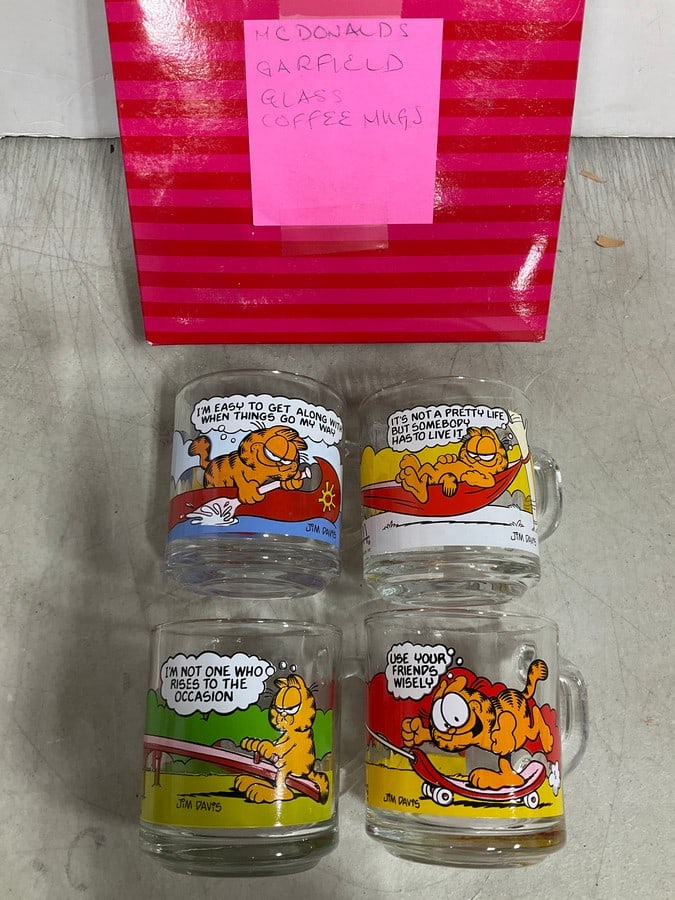 McDonald;s Garfield glass coffee mugs(3.5in.tall): McDonald;s Garfield glass coffee mugs(3.5in.tall)