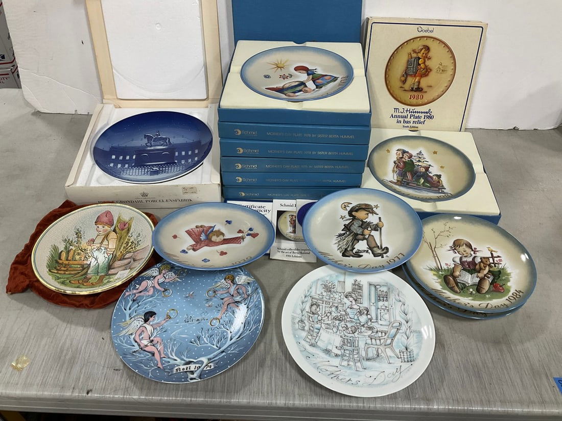 Various Decorative Ceramic Plates (Schmid, Goebel, etc): Various Decorative Ceramic Plates (Schmid, Goebel, etc)