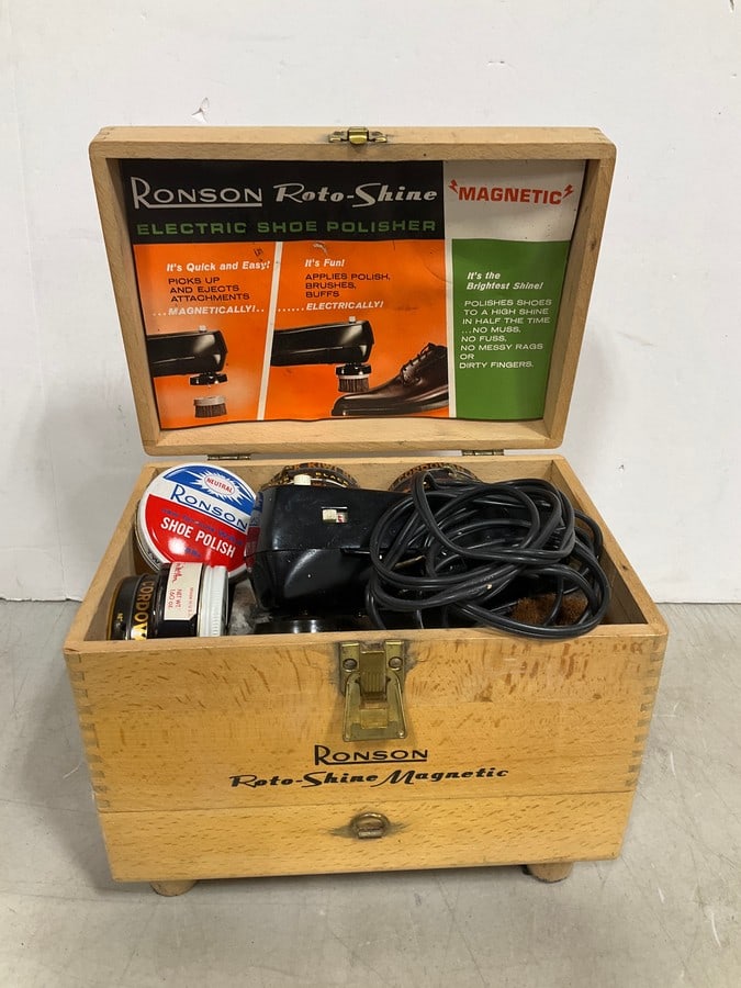 Ronson Electric Shoe Polisher with Cleaning Brush and Shoe Polish (1 of 1)