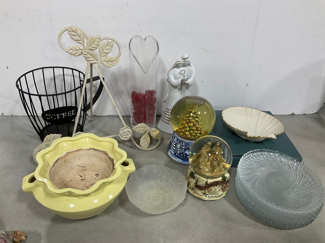 Snowglobes, Glass Plates, Lenox Shell Plate, Planter, and more (Tallest - 13in (1 of 1)