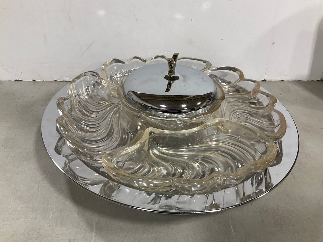 MCM Lazy Susan Chip and Dip Serving Platter (20in Across) (1 of 1)