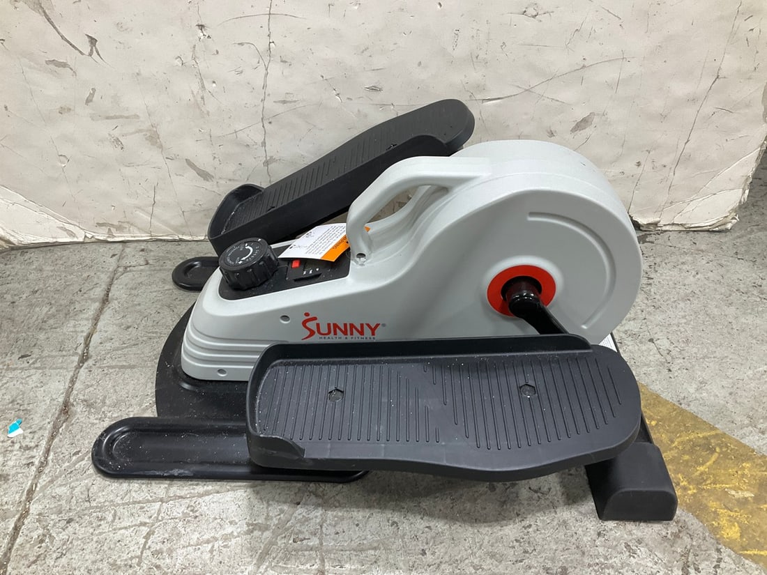 Sunny Health & Fitness Workout Machine (1 of 1)