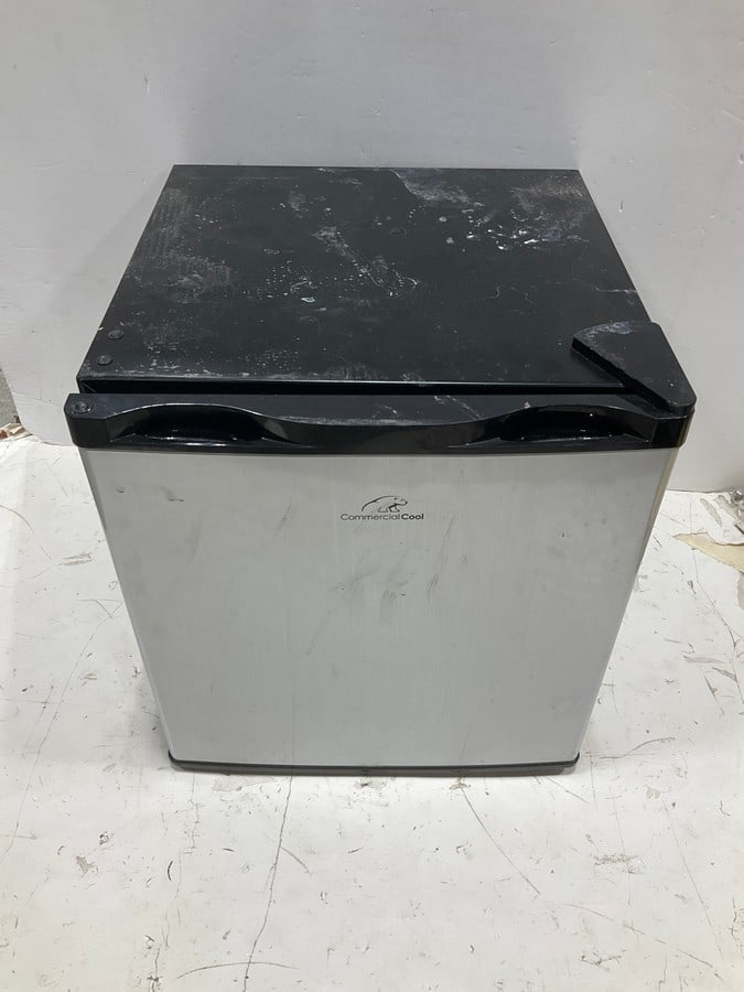 Commercial Cool Mini Fridge (1 of 1)