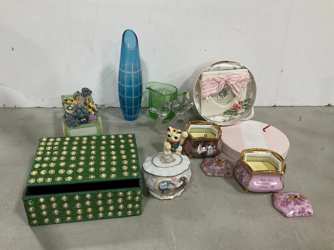 Various Ceramic Music Boxes, Glass Vase, 3inx3in Frame, and more *all music boxes work* (Tallest - (1 of 1)
