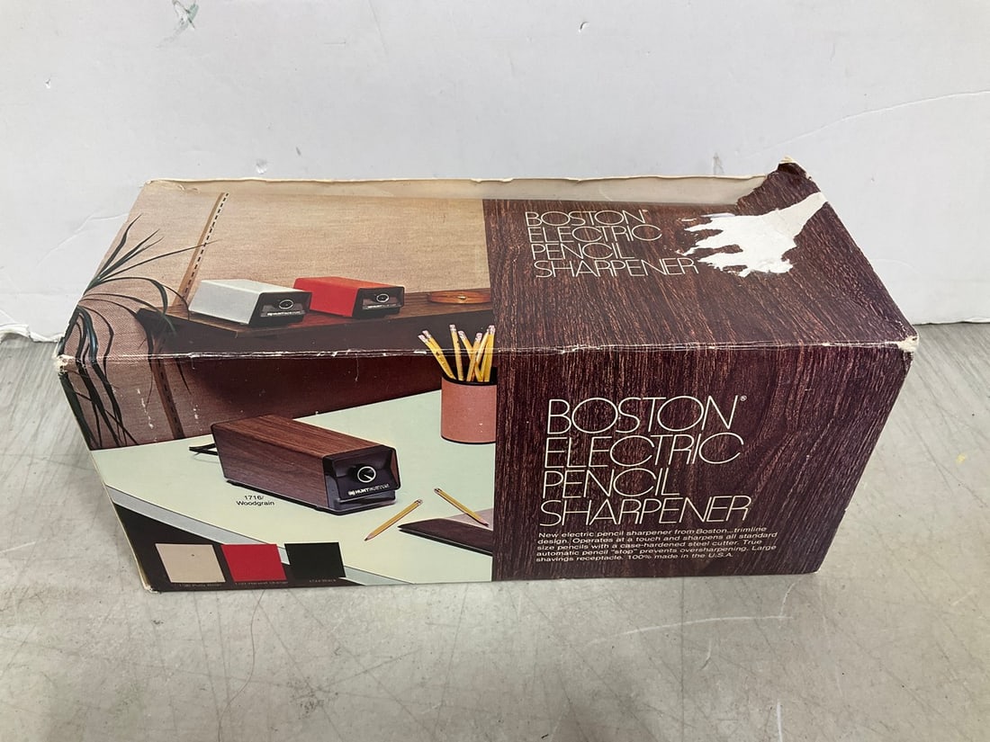 Boston electric pencil sharpener: Boston electric pencil sharpener