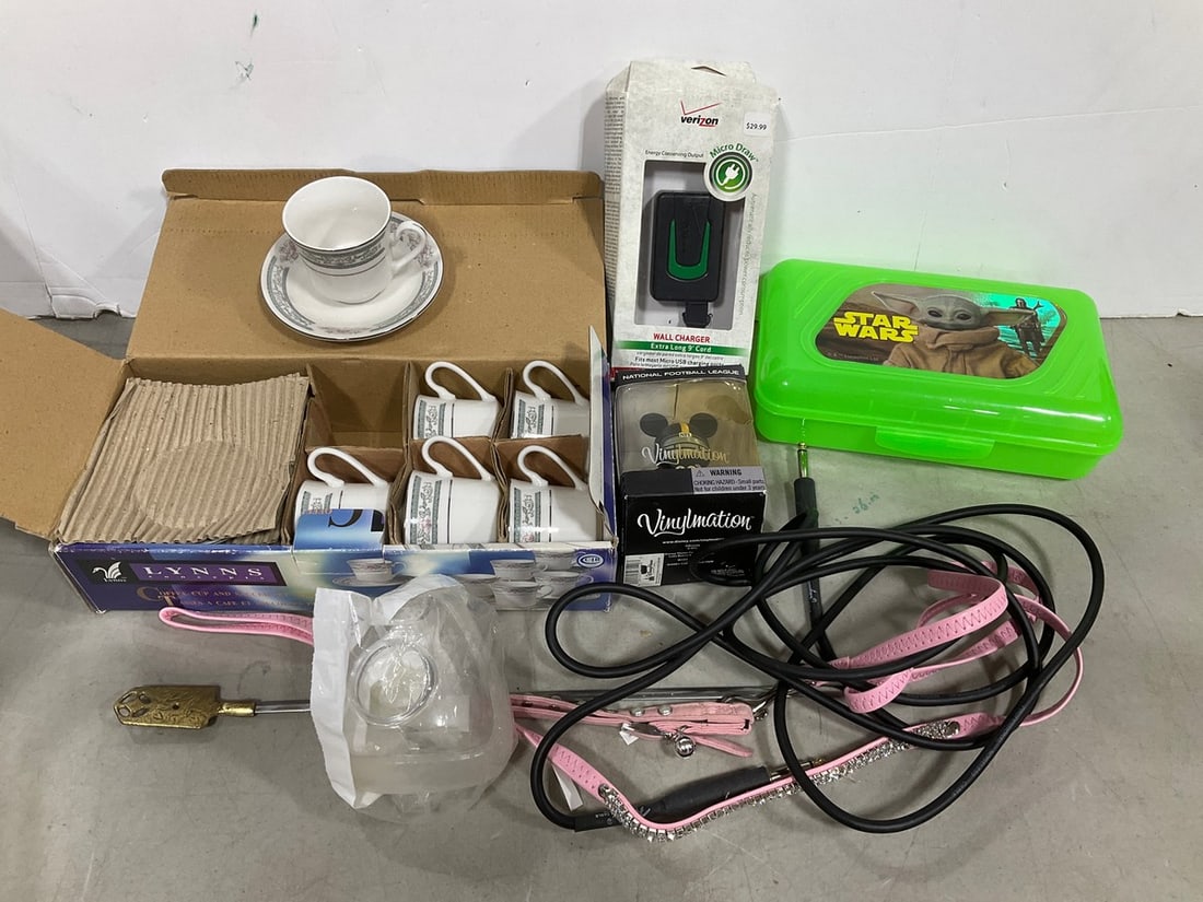 Lynns concepts tea set, NFL vinylmation, Star Wars platic organizer, and more: Lynns concepts tea set, NFL vinylmation, Star Wars platic organizer, and more