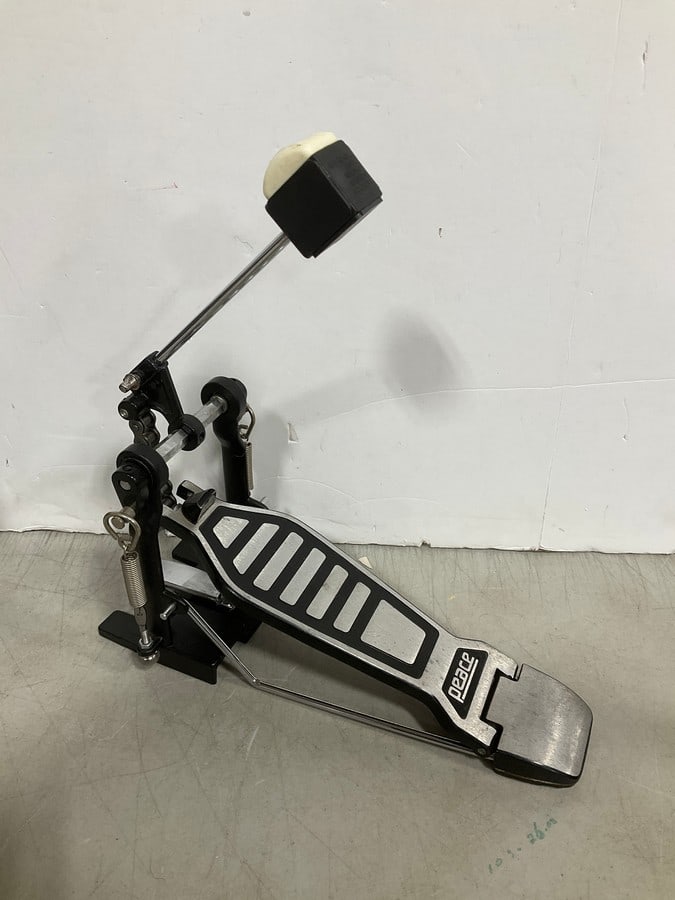 Peace single bass drum pedal (1 of 1)