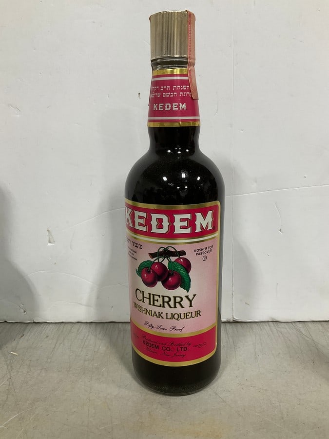 Kedem cherry wishniak liqueur sealed(54 proof, 750mL) (1 of 1)