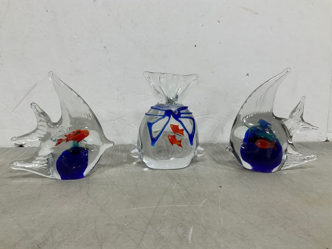 Glass fish decor (1 of 1)