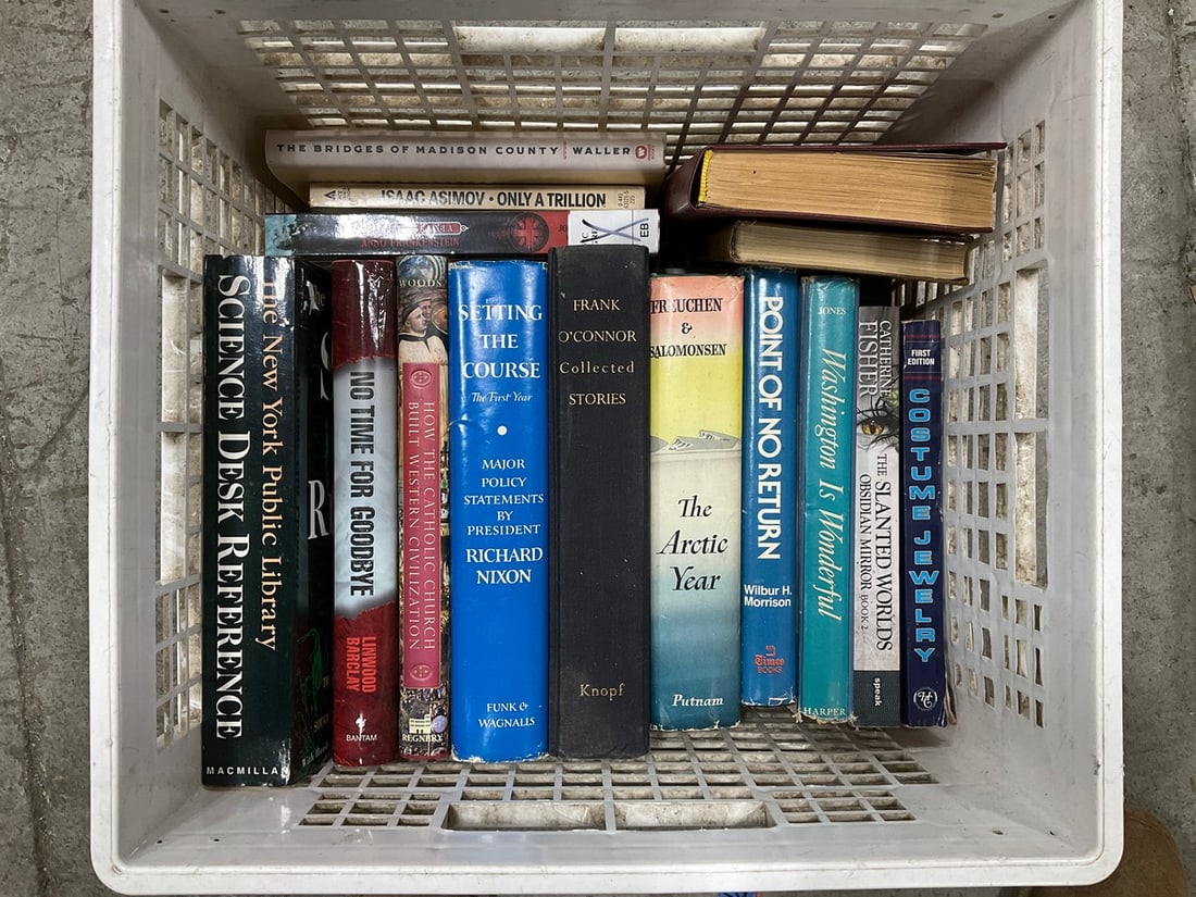 Various books(The Arctic Year, Point of No Return, No Time for Goodbye, and more) (1 of 1)