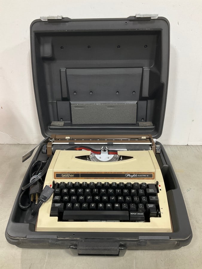 Brother profile electric 12 typewriter (1 of 1)