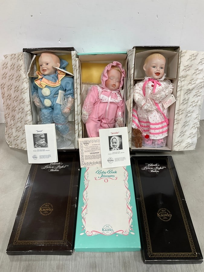 Vintage Knowles collectible dolls (1 of 1)