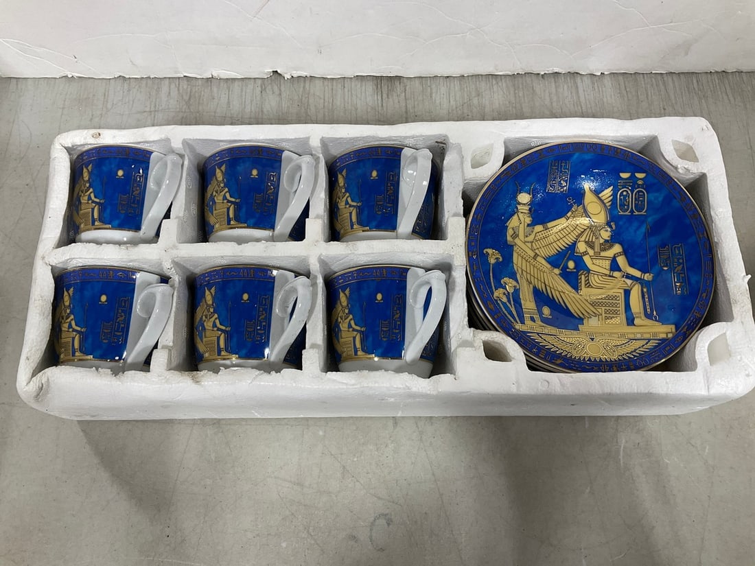 Vintage Fathi Mahmoud egyptian porcelain plates and cups set with gold trim: Vintage Fathi Mahmoud egyptian porcelain plates and cups set with gold trim