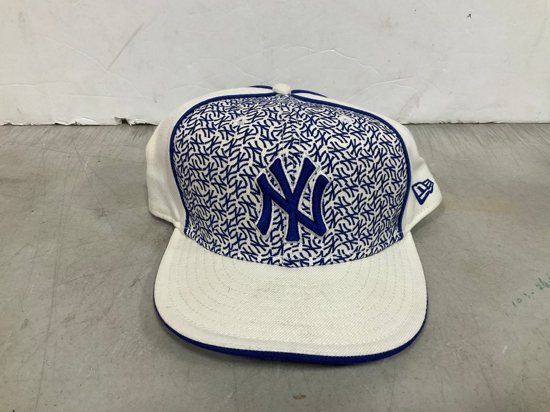 NY Yankees hat: NY Yankees hat