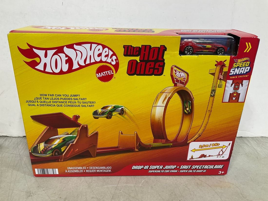 HotWheels the hot ones super jump track set(new) (1 of 1)