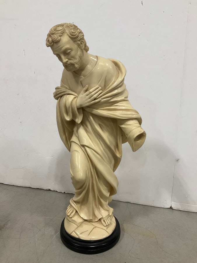 G. Ruggeri Saint Joseph nativity statue(14in.tall-missing hand): G. Ruggeri Saint Joseph nativity statue(14in.tall-missing hand)