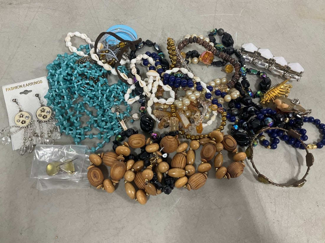 Costume jewelry (1 of 1)