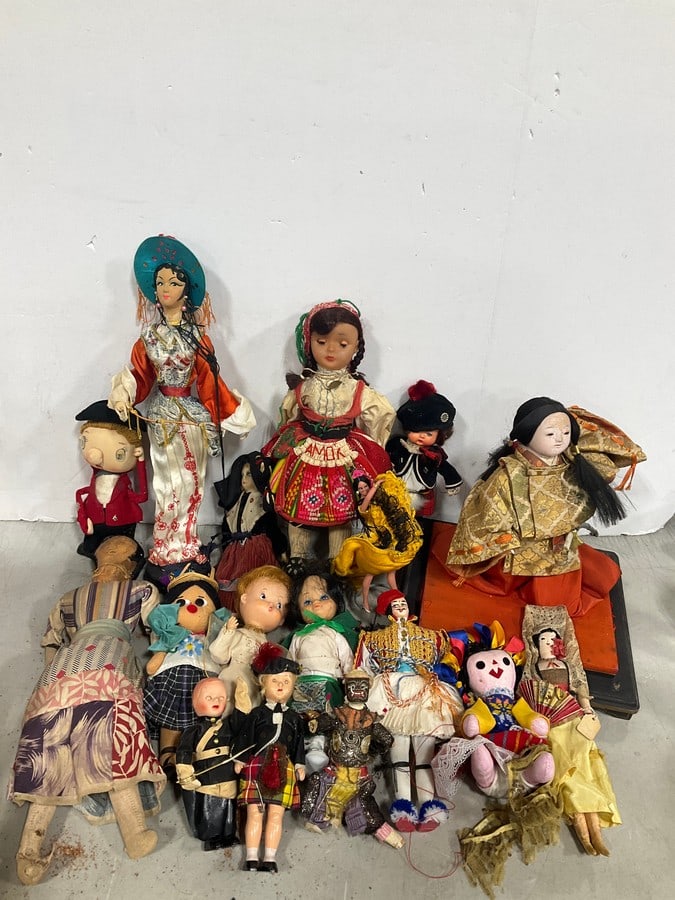Vintage dolls (1 of 1)