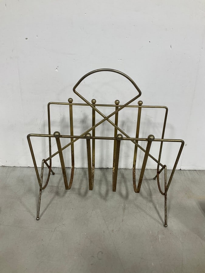 MCM metal wire magazine rack(17in.tall): MCM metal wire magazine rack(17in.tall)