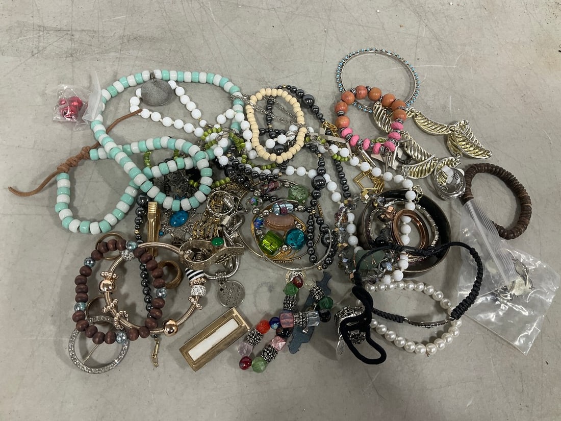 Costume jewelry (1 of 1)