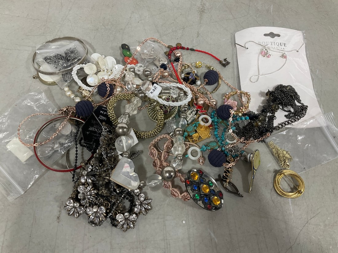 Costume jewelry (1 of 1)