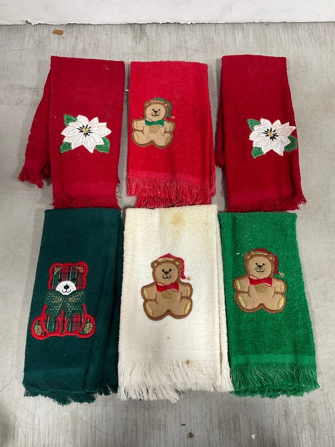 Vintage Christmas washcloths (1 of 1)
