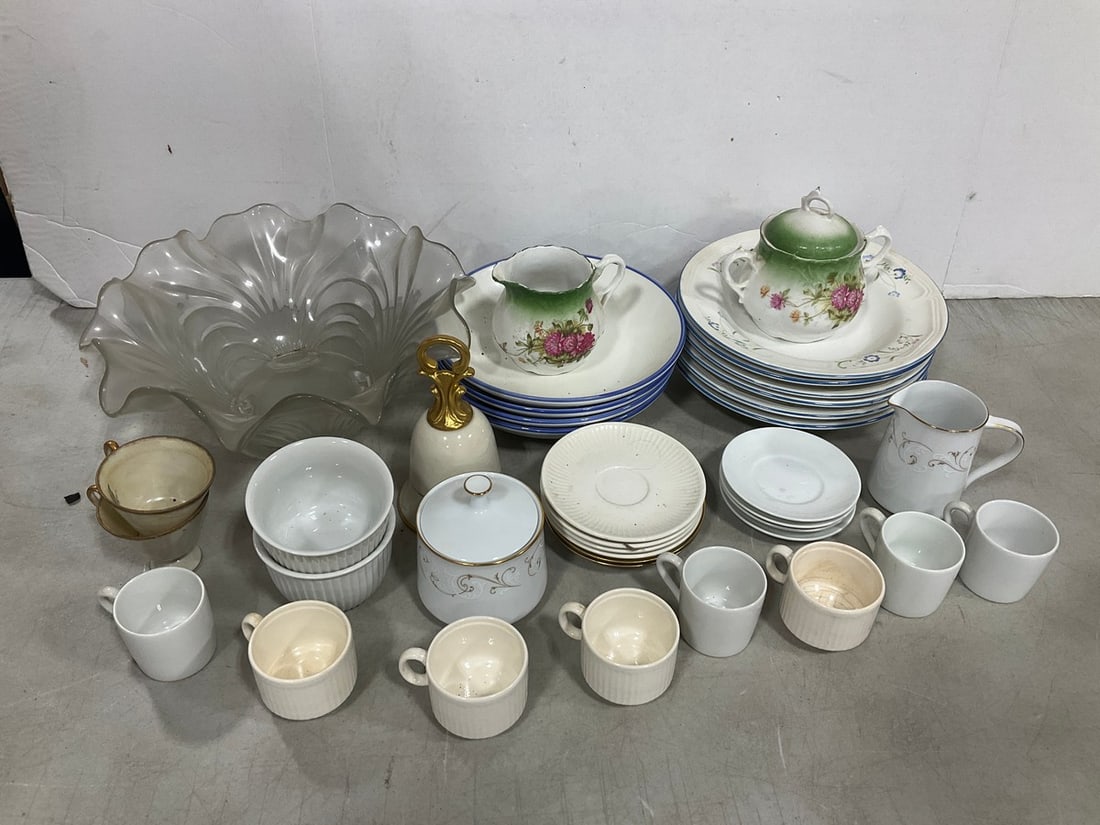 Various kitchen plates and more(Noritake, Shade's Crest,etc.) (1 of 1)