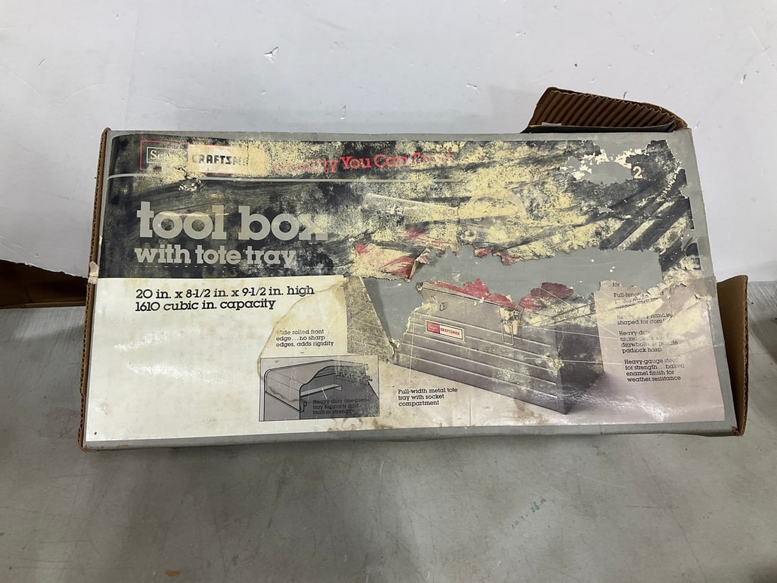 Craftsman toolbox with tote tray (1 of 1)