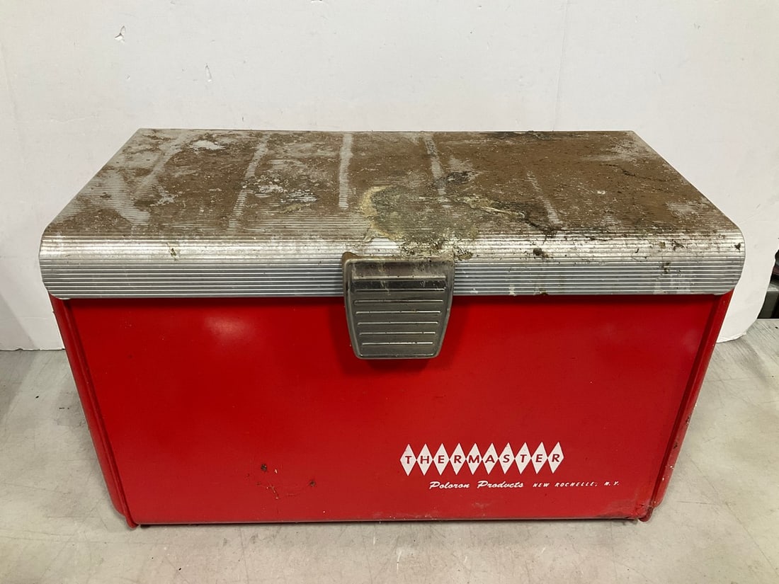 Vintage Thermaster Cooler (10inx12.5inx20.5in): Vintage Thermaster Cooler (10inx12.5inx20.5in)