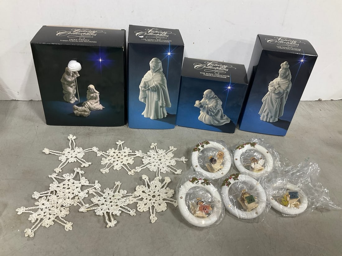 Various Christmas Porcelain Figures, and Ornaments, and more: Various Christmas Porcelain Figures, and Ornaments, and more