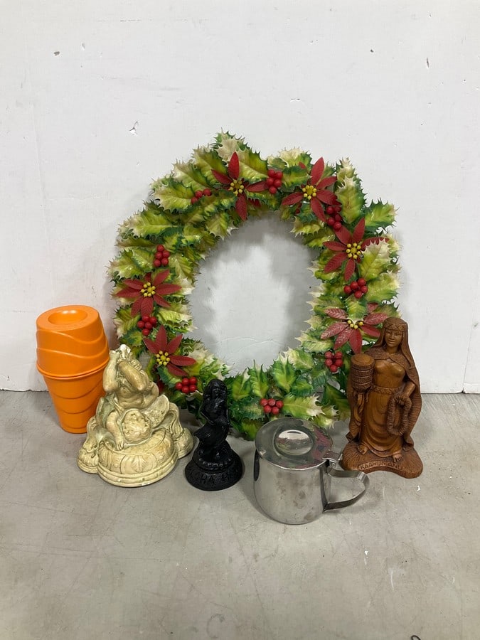 Various Decorative Figures, Wreath (15in), and more: Various Decorative Figures, Wreath (15in), and more